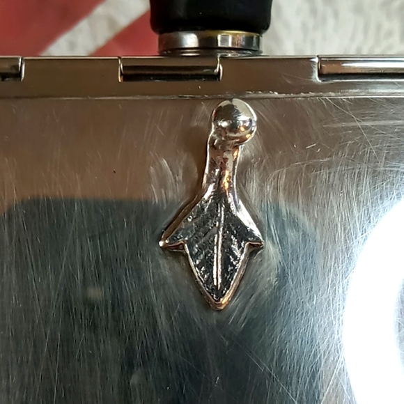 Vintage Sheffield Silver Plate Silent Butler/Crumber With Removable Handle - Picture 8 of 14